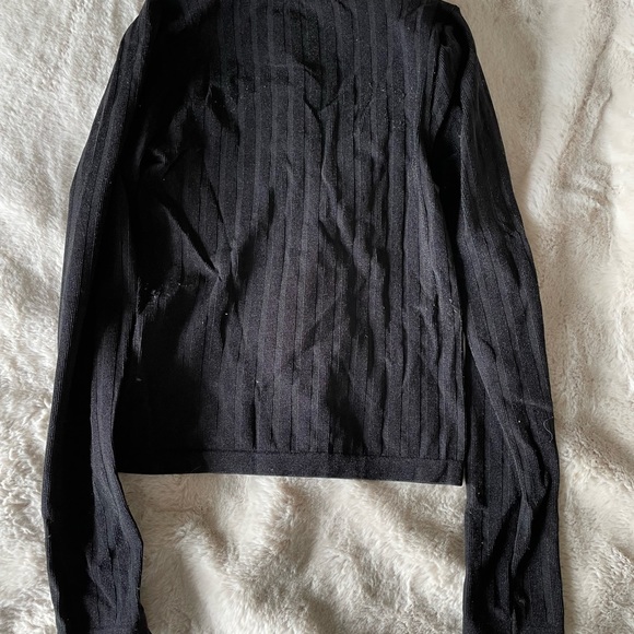 Long sleeve black top - Picture 2 of 3